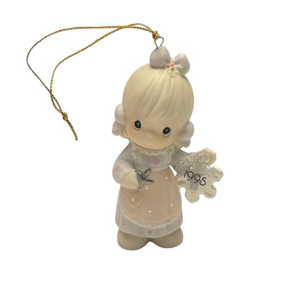 Vintage 1995 PRECIOUS MOMENTS ORNAMENT "He Covers The Earth With His Beauty" - Picture 1 of 4
